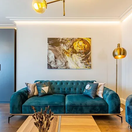 Trendy Beyoglu: Stylish Nearby Apartman *