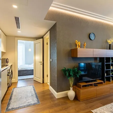 Trendy Beyoglu: Stylish Nearby * Istanbul