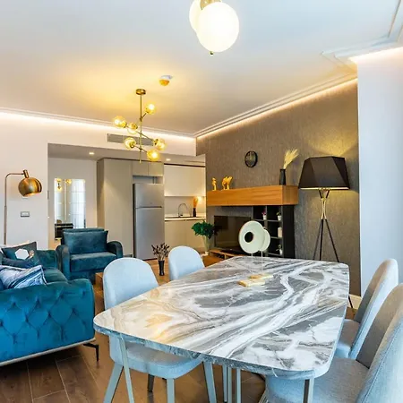 Trendy Beyoglu: Stylish Nearby Isztambul