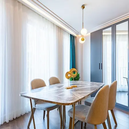 Trendy Beyoglu: Stylish Nearby Apartman *